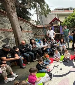 Bahçede veli ve çocuk etkinliği